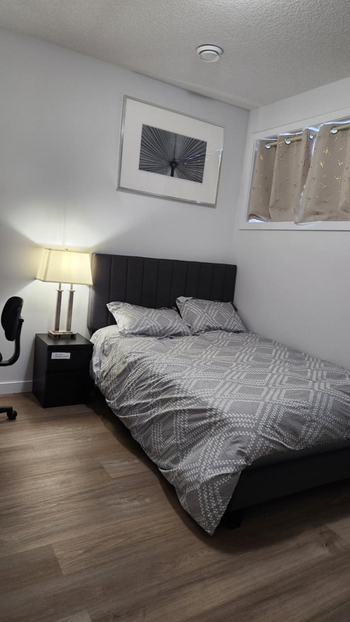 Modern 2 Bedroom Basement Suite At West Эдмонтон Экстерьер фото
