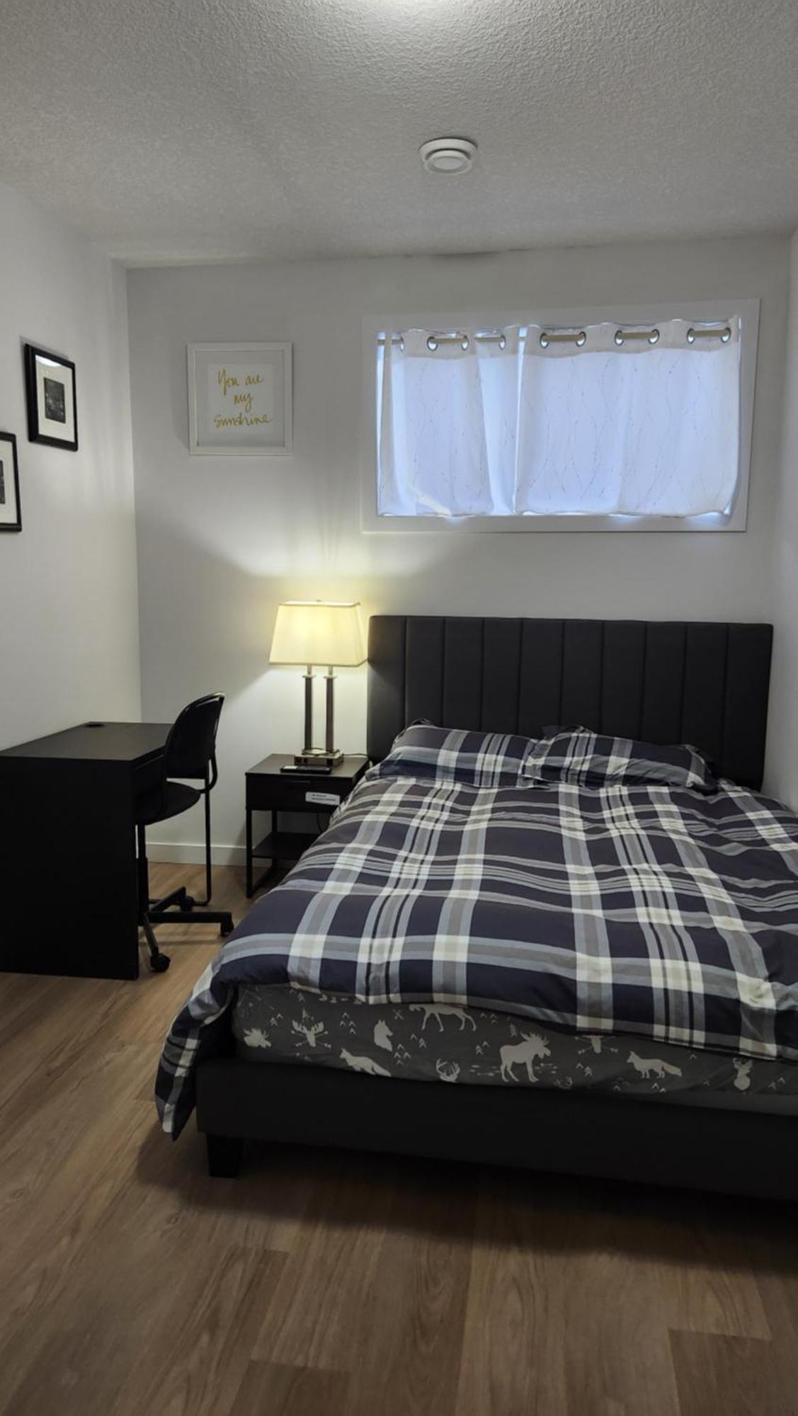 Modern 2 Bedroom Basement Suite At West Эдмонтон Экстерьер фото